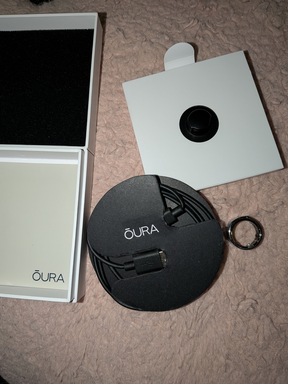 Oura Black Charging Dock with Black Ring